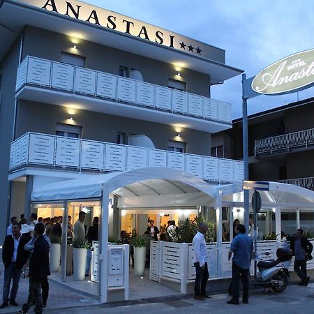 Anastasi Hotel E Residence Cervia Bagian luar foto