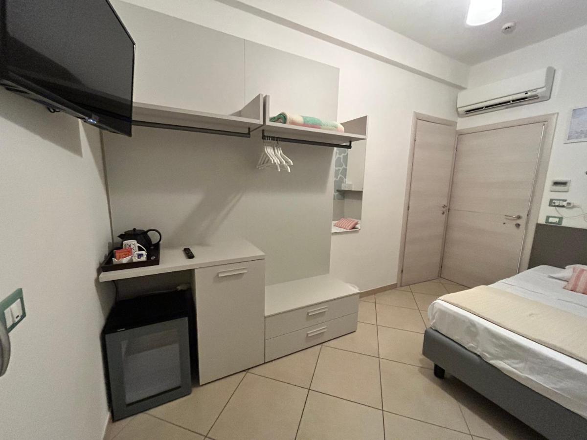 Anastasi Hotel E Residence Cervia Bagian luar foto