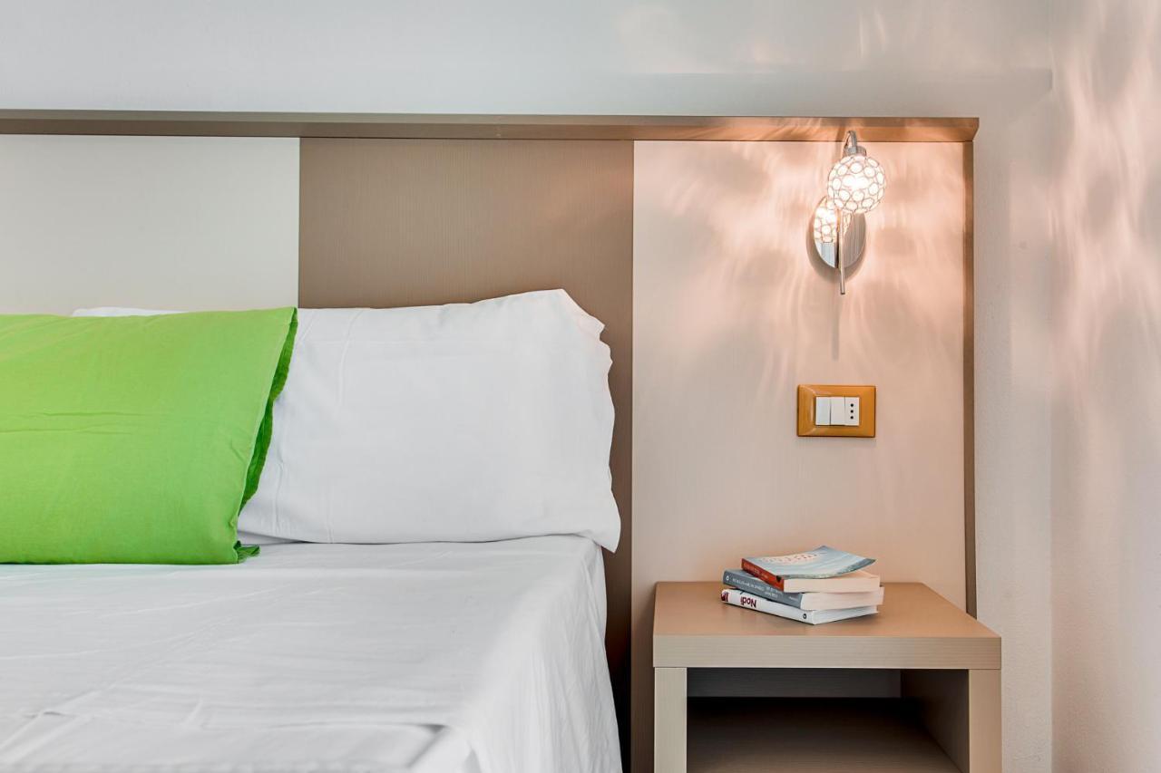Anastasi Hotel E Residence Cervia Bagian luar foto