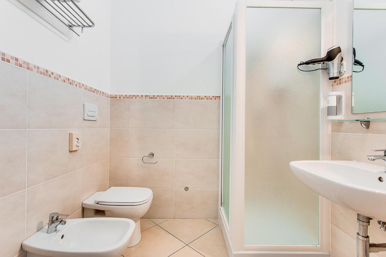 Anastasi Hotel E Residence Cervia Bagian luar foto