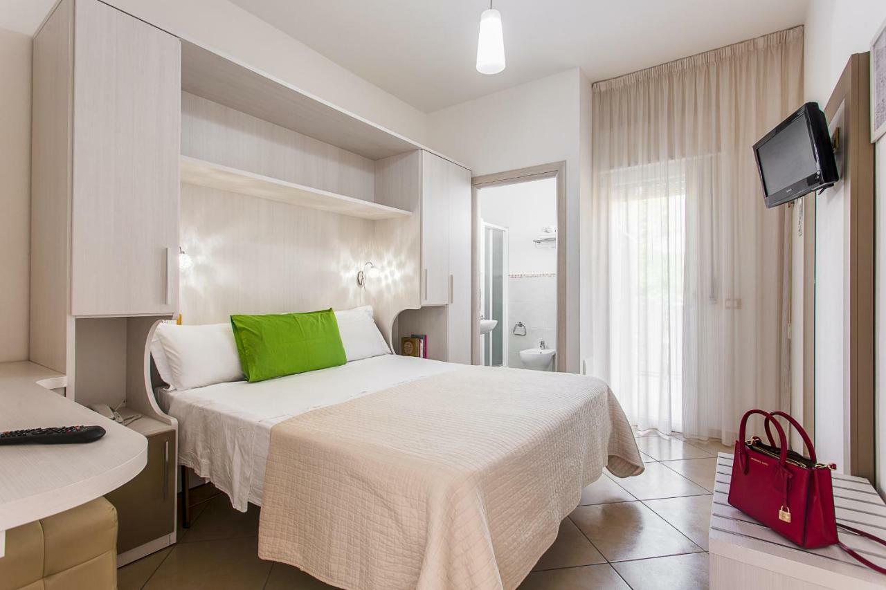 Anastasi Hotel E Residence Cervia Bagian luar foto
